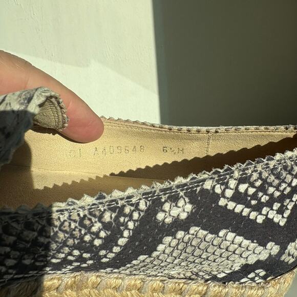 Stuart Weitzman Snakeskin Espadrille Flats Beige Black Women’s 6.5 - Picture 10 of 10